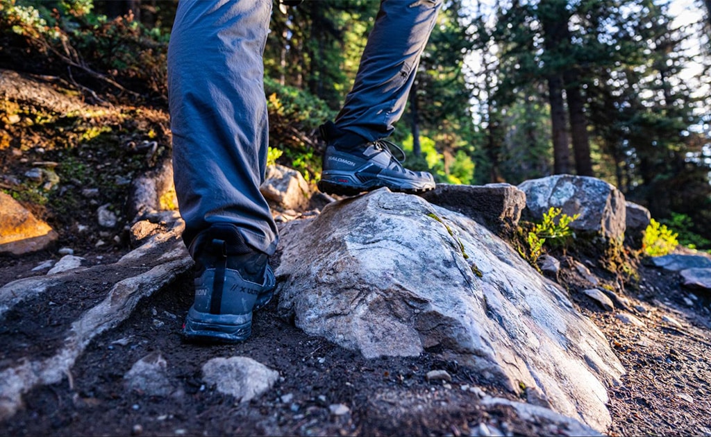 Hiking Moraine Lake Rockpile Trail