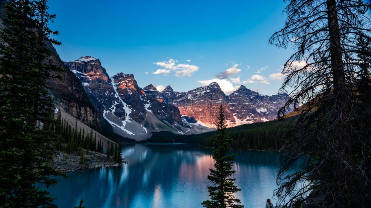 Things to do at Moraine Lake
