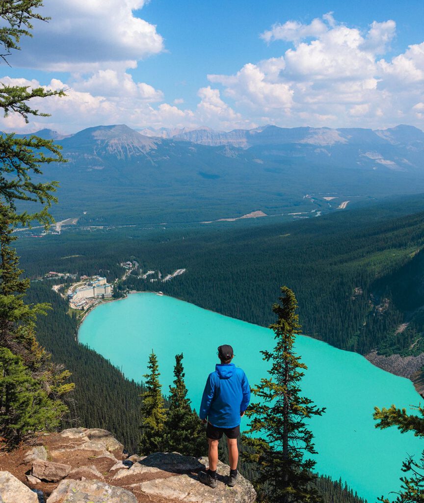 Guests at Moraine Lake and Lake Louise